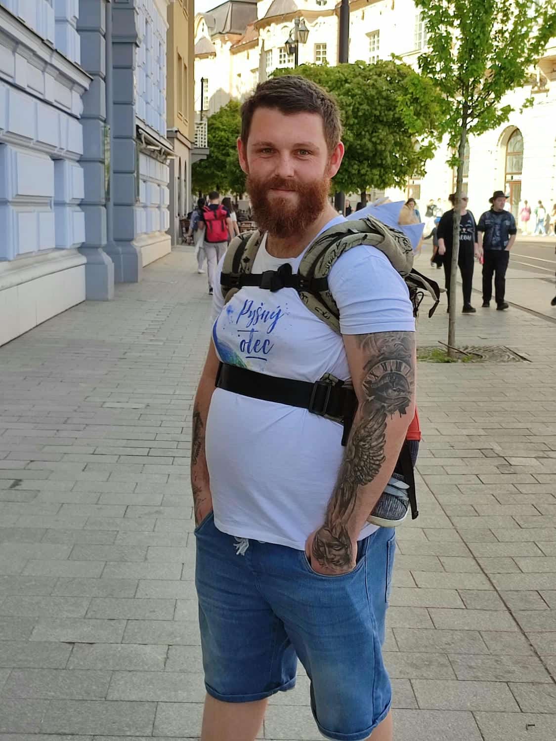 Otecko, ktorý je krásnym príkladom milujúceho otecka Otecko, ktorý je krásnym príkladom milujúceho otecka.