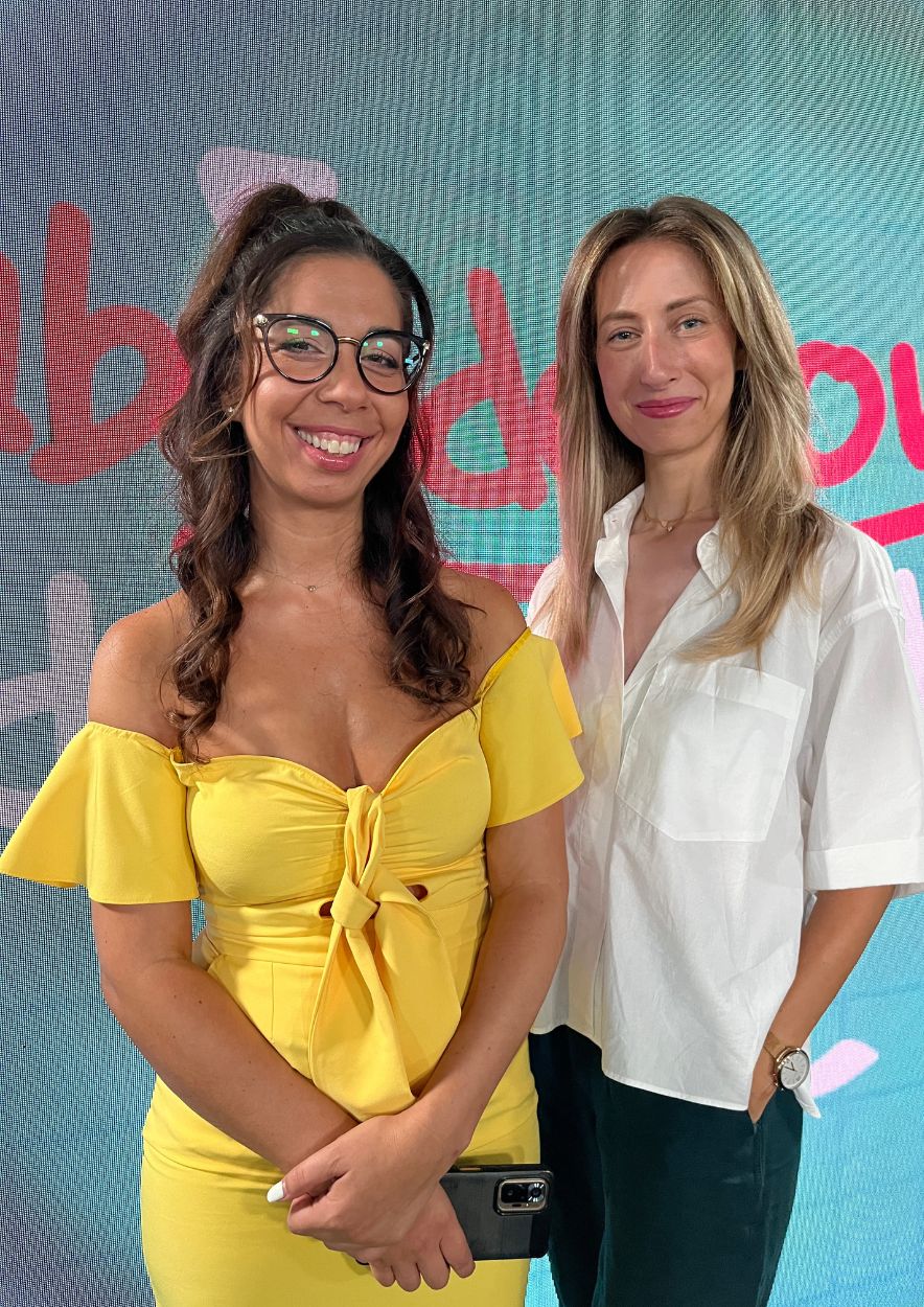 Ivett a Alex, zakladateľky projektu Aby deťom dobre bolo Ivett a Alex, zakladateľky projektu Aby deťom dobre bolo