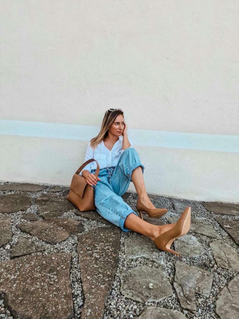 žena