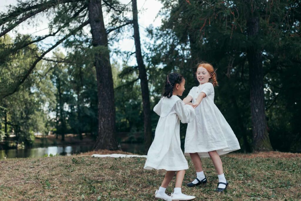 tancujúce dievčatá