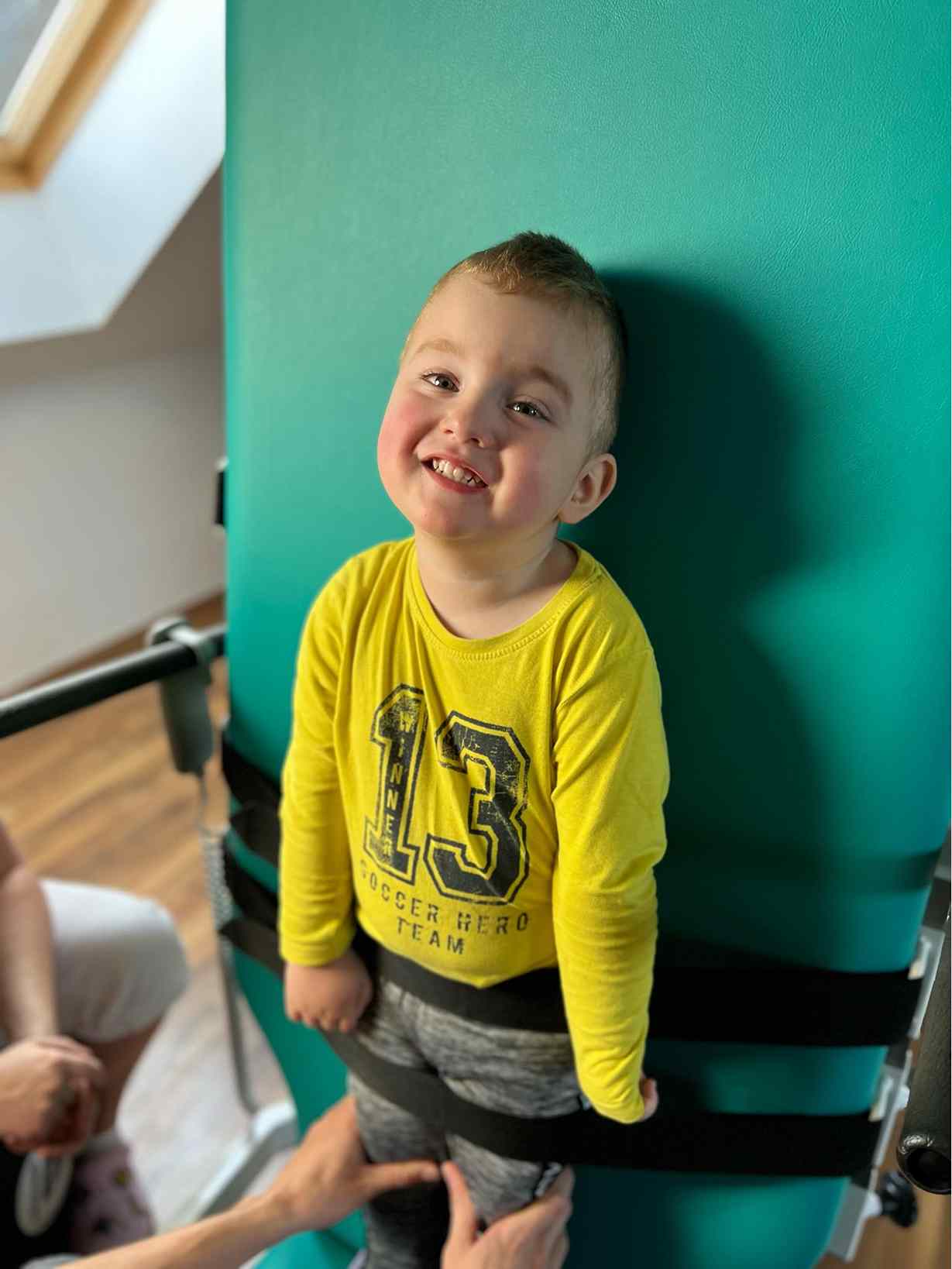 chlapec s detskou mozgovou obrnou