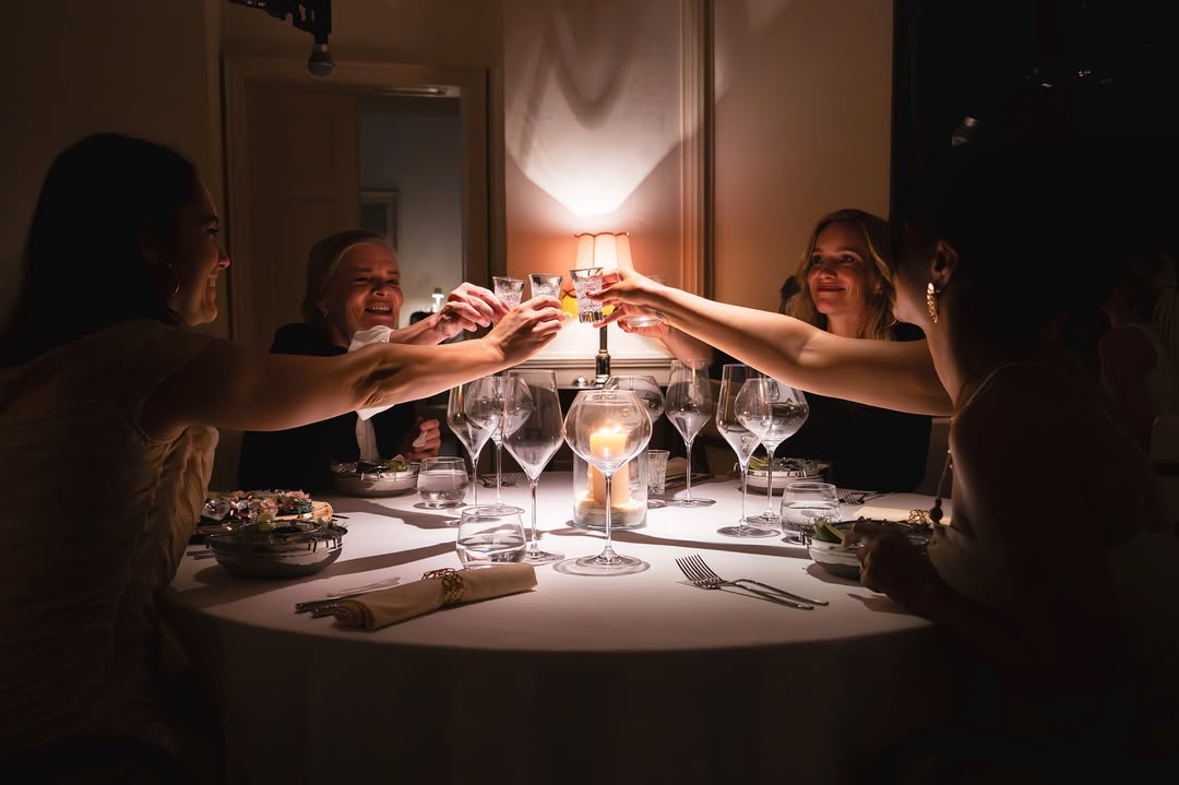 Film Pod parou mieri do kín: Smiech, alkohol a temná pravda o ženách na hrane