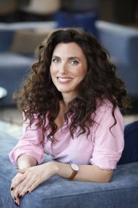 Dnes hľadáme v práci lídra, nie autoritu lipnúcu na moci a kontrole