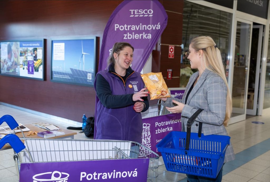 Tesco. Potravinová zbierka