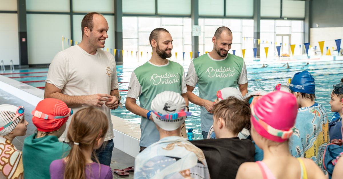 Plávanie nemá byť výsadou rodín, ktoré si ho môžu dovoliť, ale samozrejmou súčasťou detstva každého dieťaťa